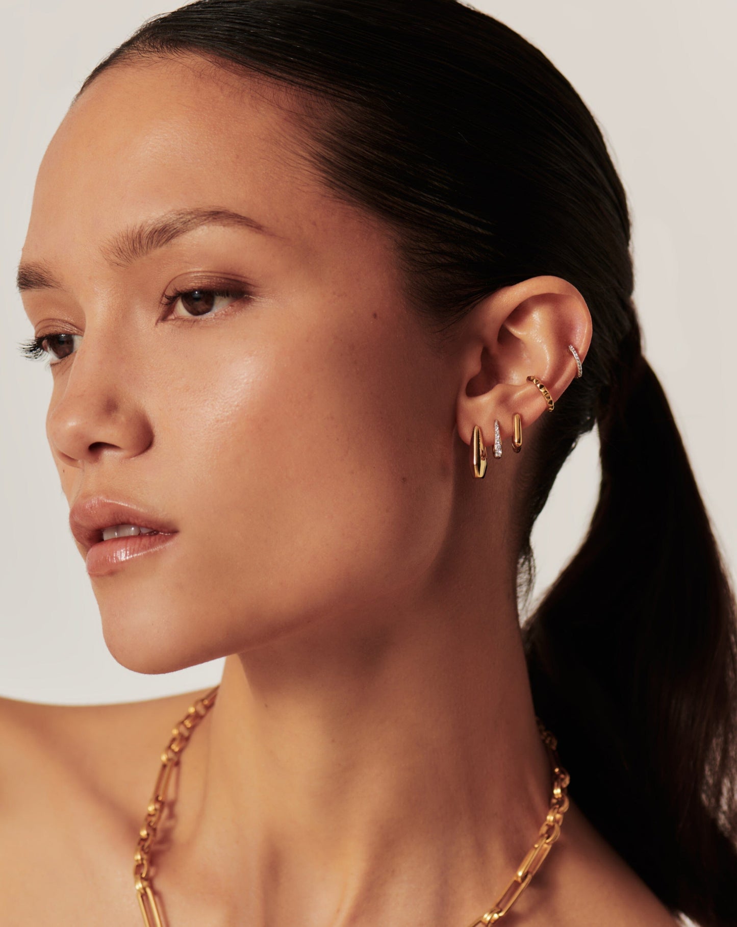 Small Hoop Earrings in 18k Gold Vermeil 1