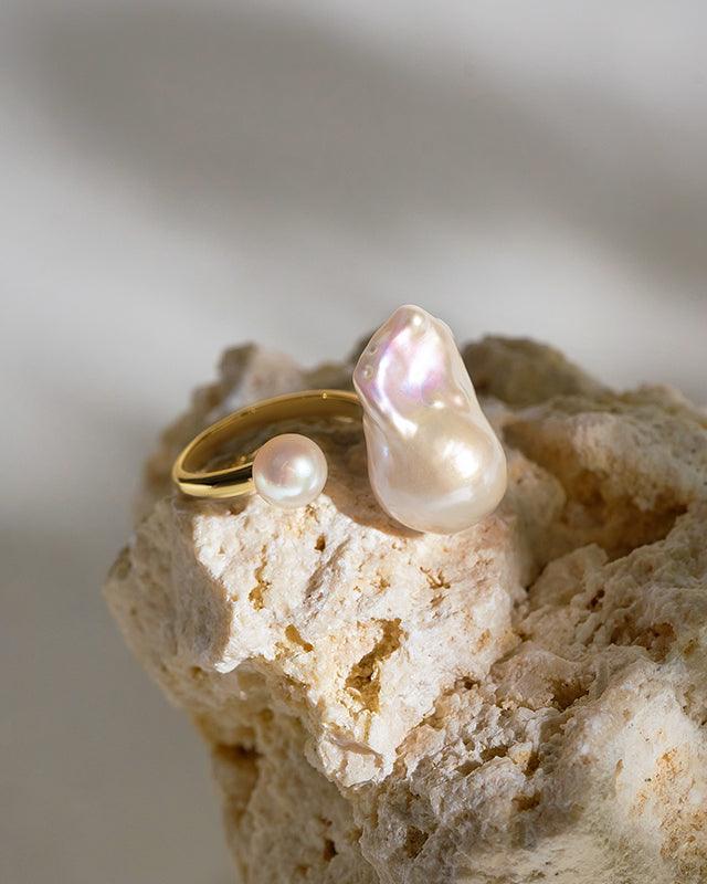 Delicate Pearl Ring with Micro Dew Design