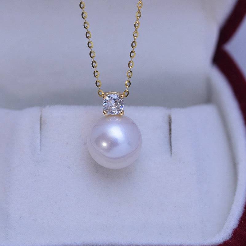 Freshwater Pearl Necklace with Sasha Design