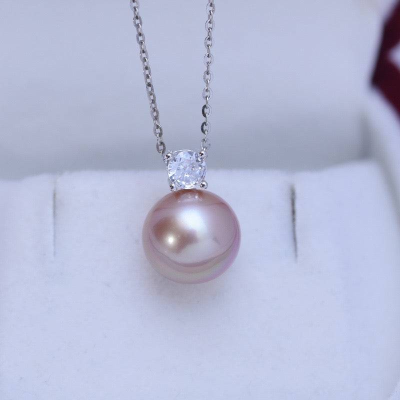 Freshwater Pearl Necklace with Sasha Design