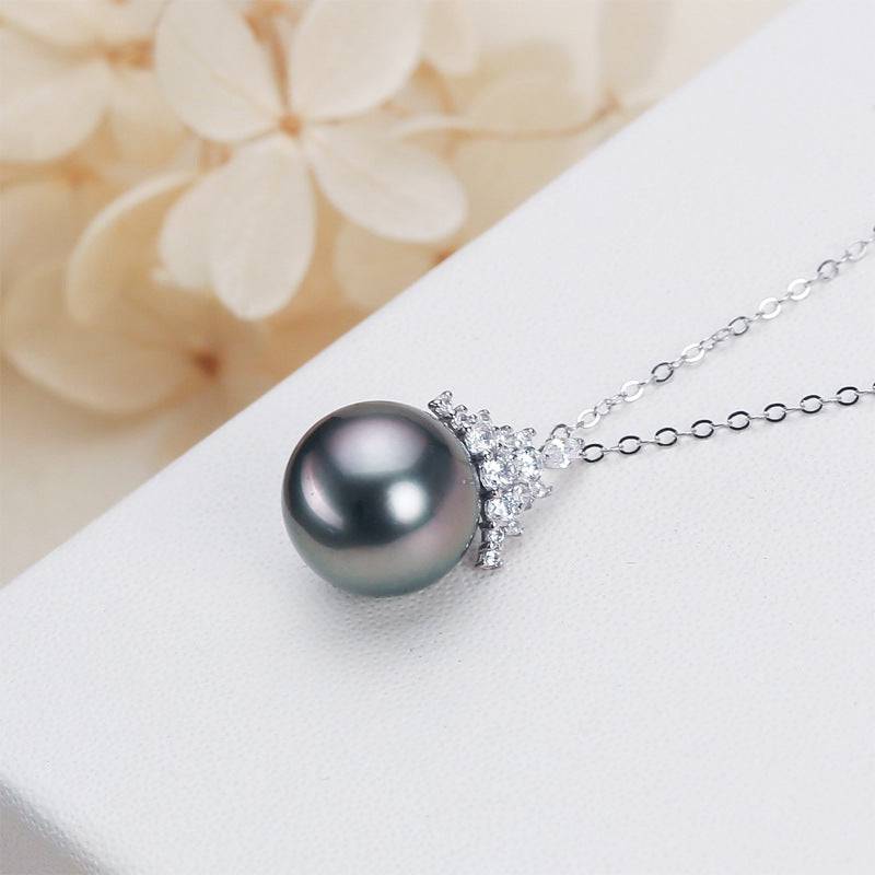 Tahitian Pearl and Queen Pendant Necklace 10-11mm