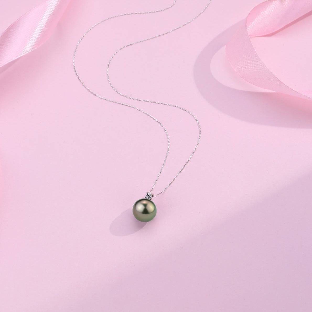 Tahitian Pearl and Diamond Pendant Necklace in 18K Gold