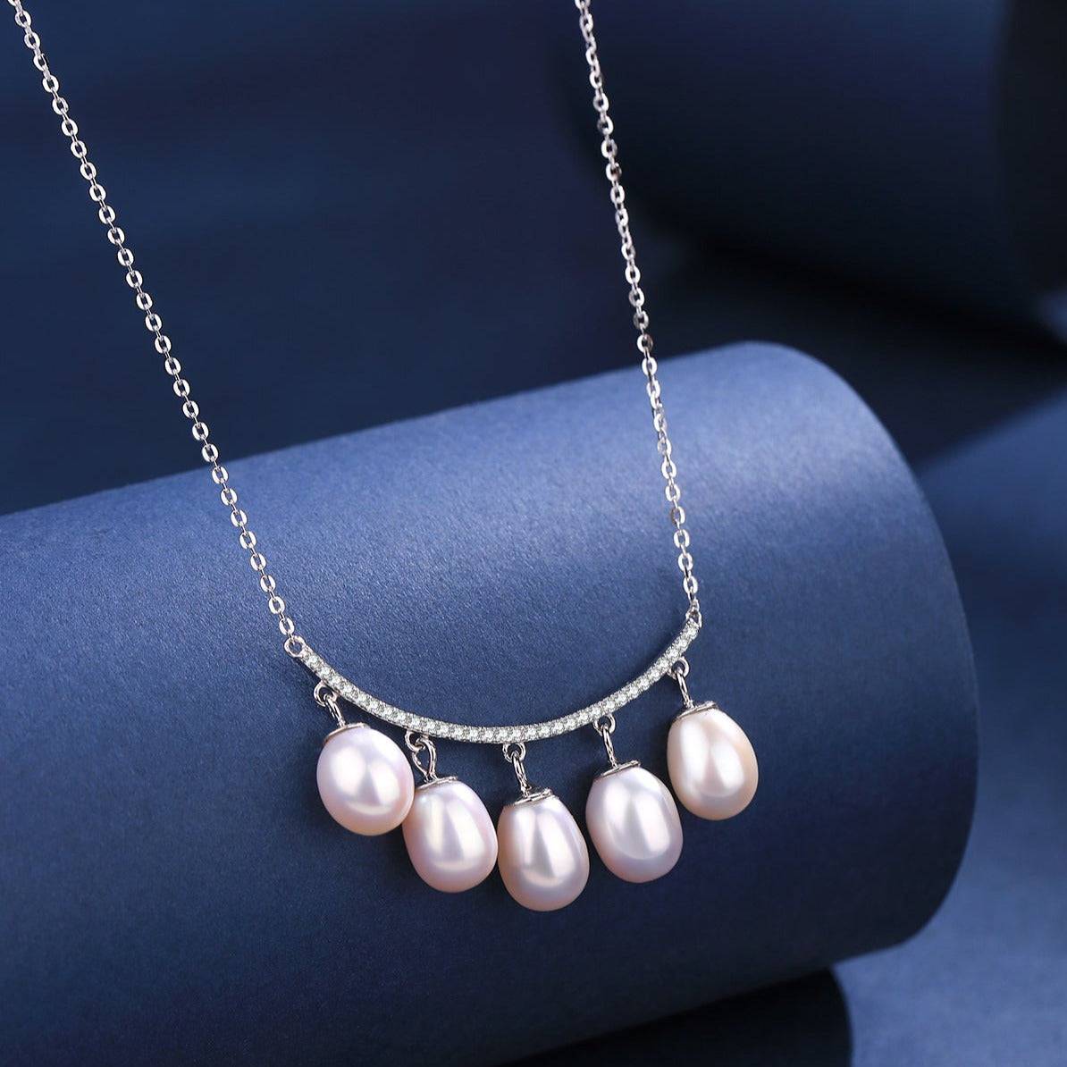 Drop Pearl Pendant Necklace with Smile Design