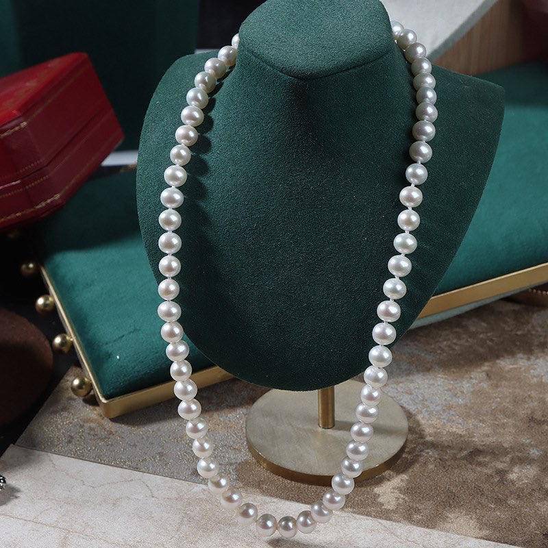 White Round Freshwater Pearl Necklace with Silver Clasp