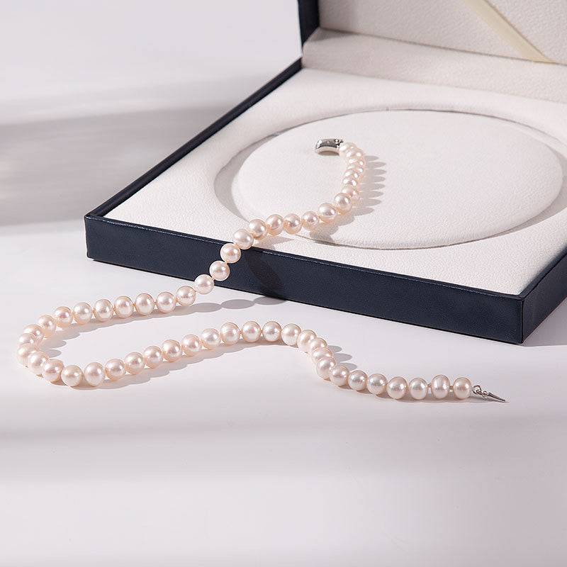 White Round Freshwater Pearl Necklace with Silver Clasp