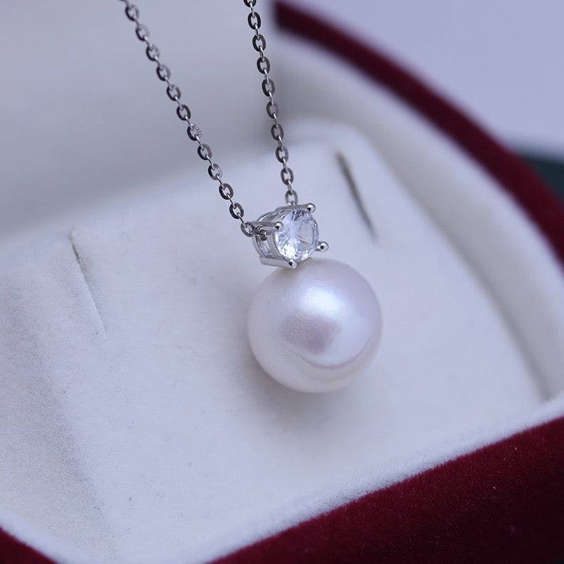 Freshwater Pearl Necklace with Sasha Design