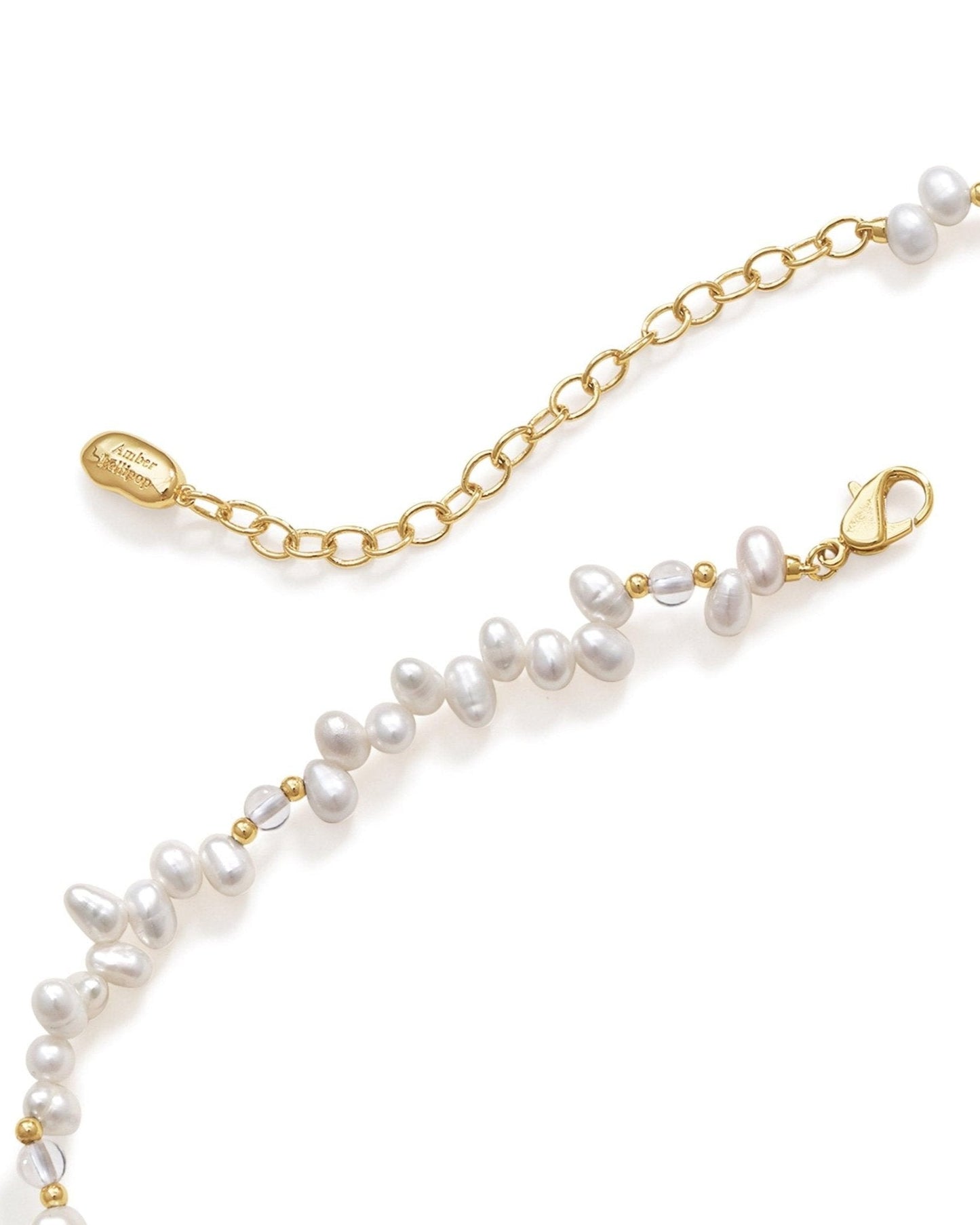 Elegant Pearl Necklace in Classic Design 1