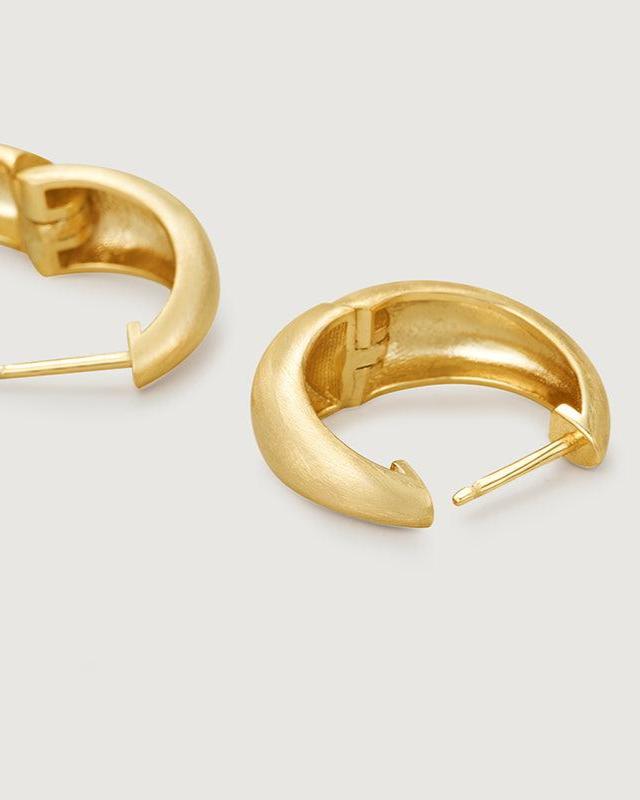 Stylish Hoop Earrings in Classic Design