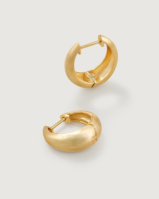 Stylish Hoop Earrings in Classic Design