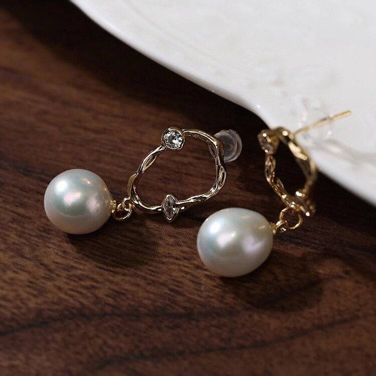 Unique Irregular Pearl Drop Earrings Design