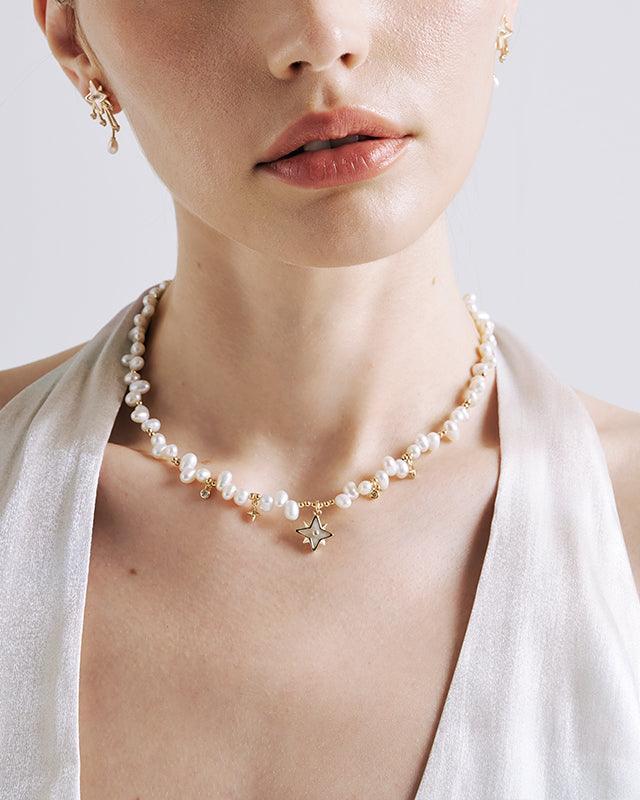 Elegant Heart Pearl Necklace Design