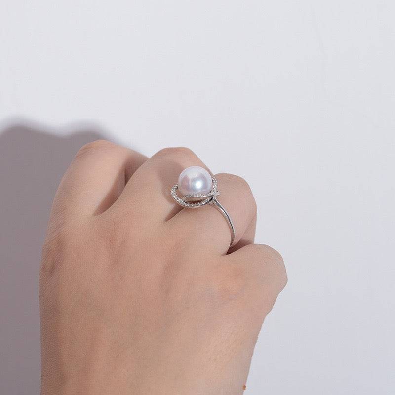 Freshwater Pearl and Rose Design Ring