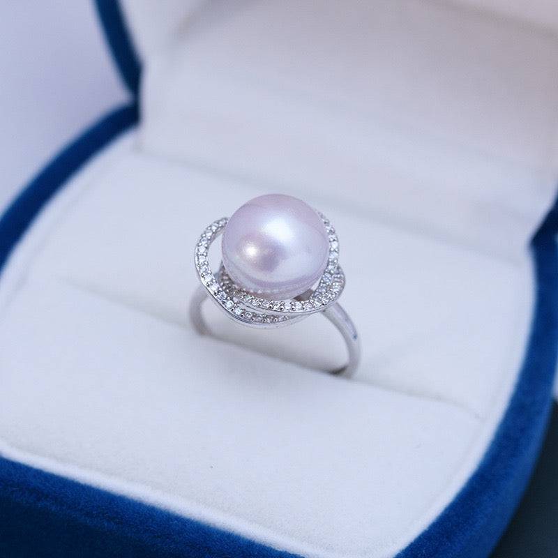 Freshwater Pearl and Rose Design Ring