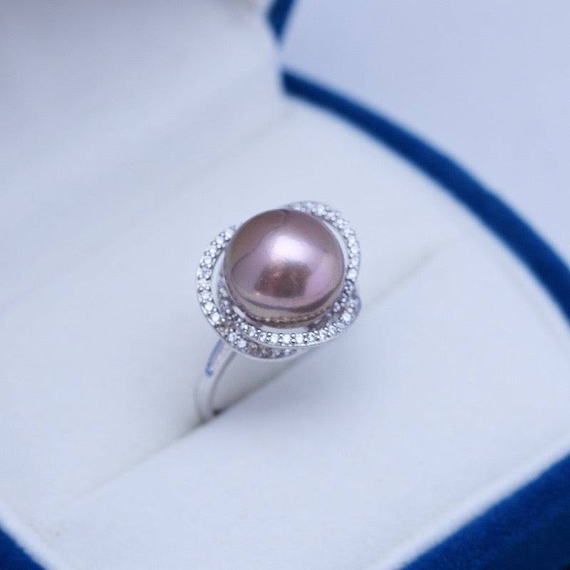 Freshwater Pearl and Rose Design Ring