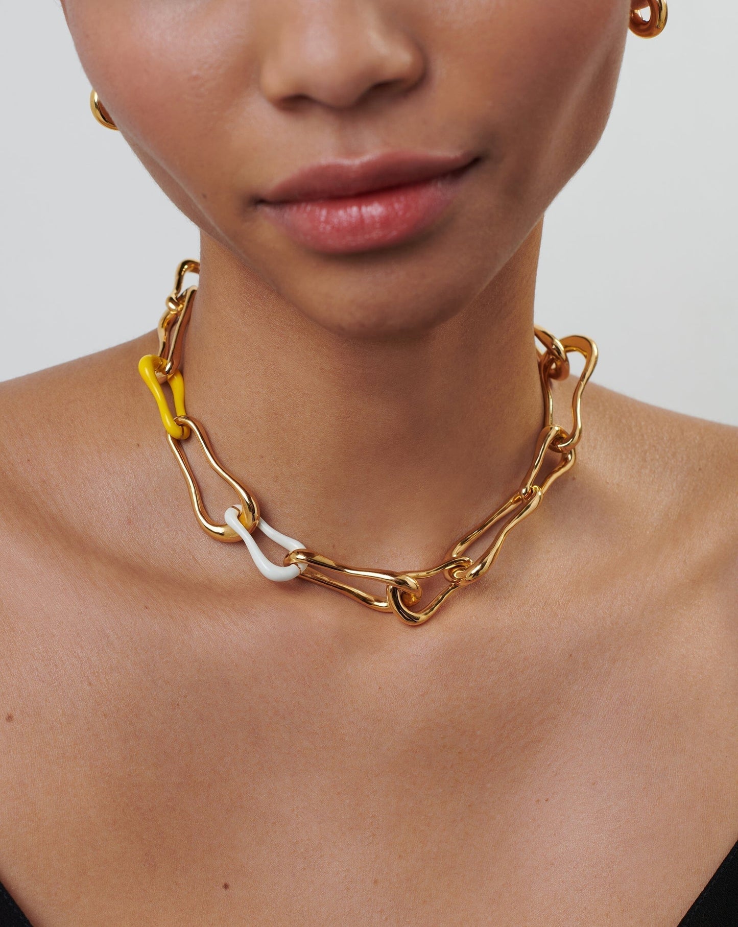 Chunky Chain Choker with Squiggle Enamel Design