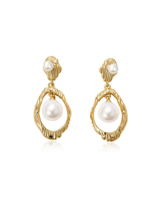 Baroque Pearl Drop Earrings in Timeless Design