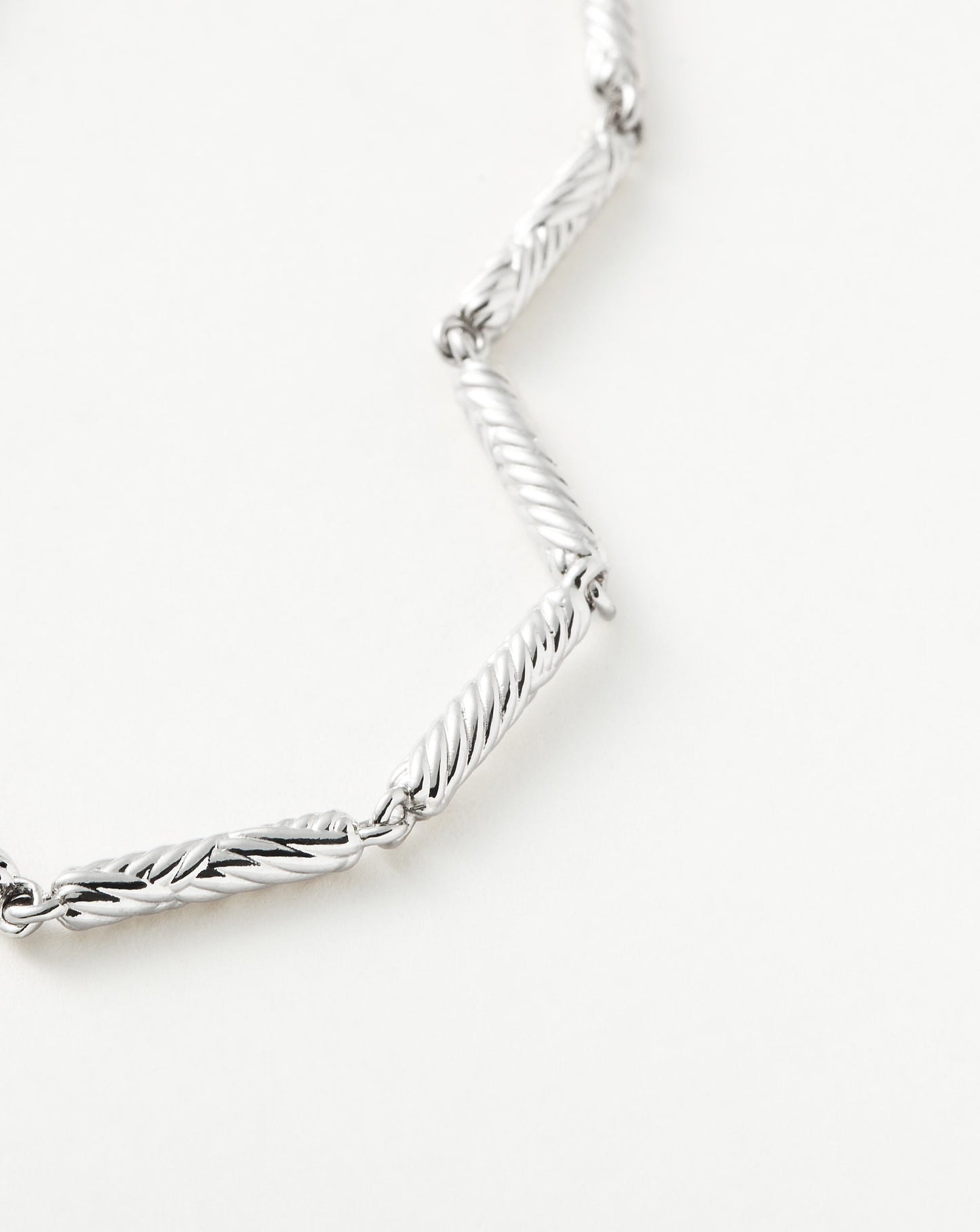 Wavy Ridge Design Silver Chain Bracelet