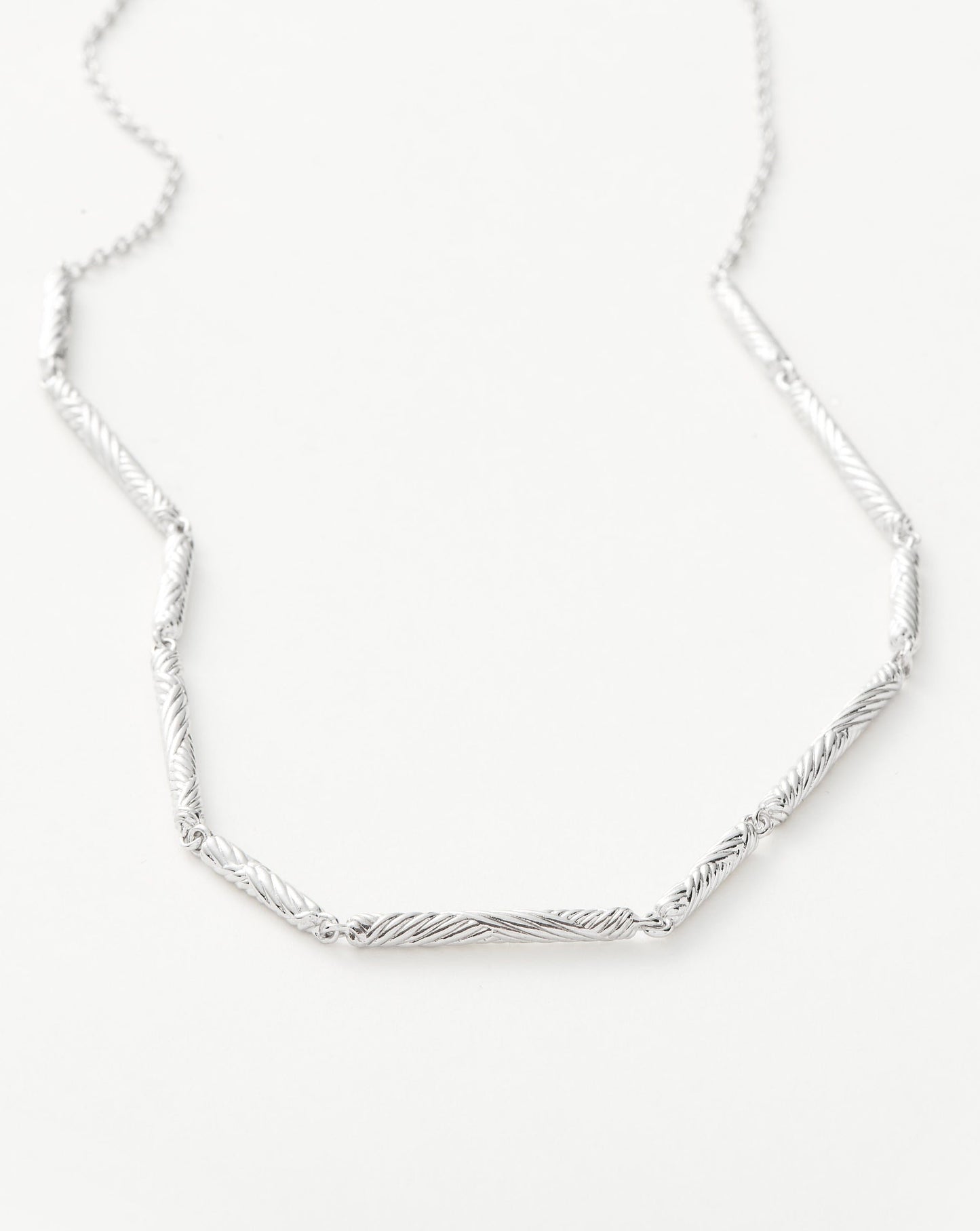 Wavy Ridge Design Chain Choker Necklace